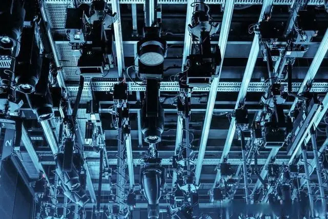 黄伟东：如何从0-1筹建新能源锂电实验室？｜媒体专访