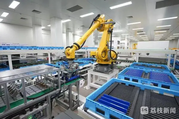 「跨越——江苏独角兽企业瞪羚企业一线调研」蜂巢能源:在动力电池领域“进窄门见微光”