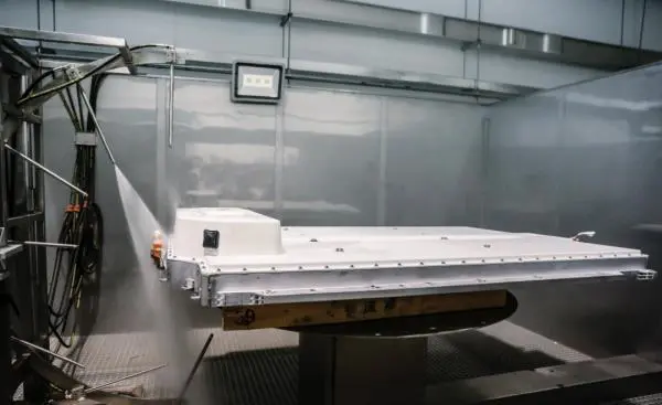 全球首创!让电池不惧高温不怕水,他们做到了