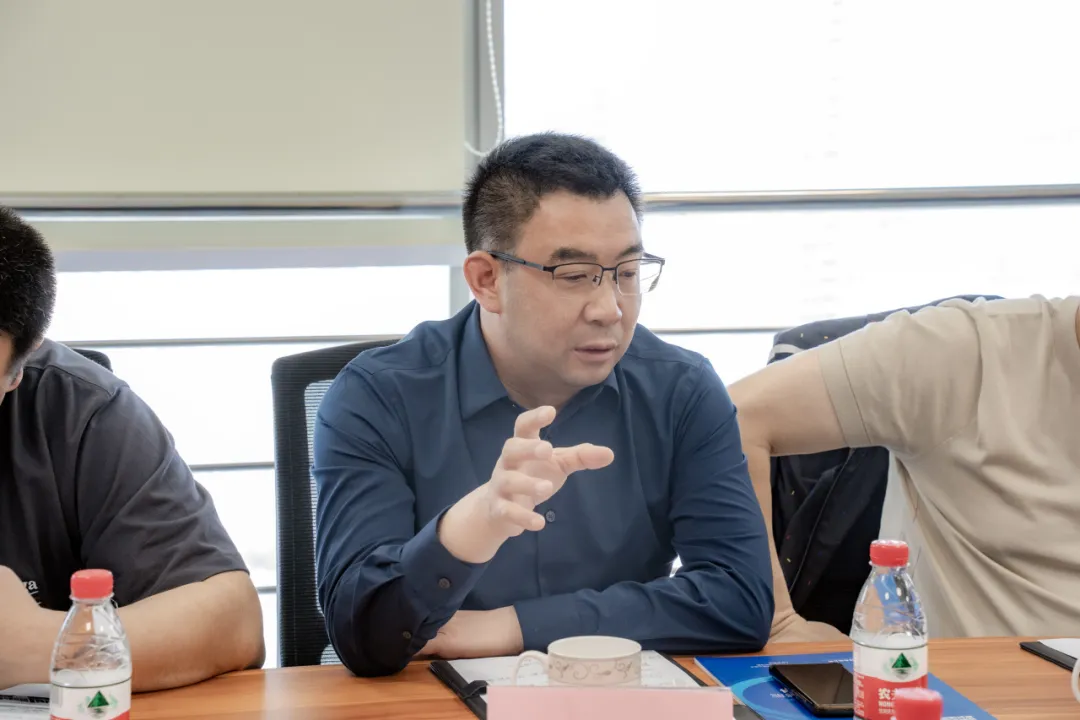 谈合作,谋共赢|襄阳众企业家到访赢科储能参观交流