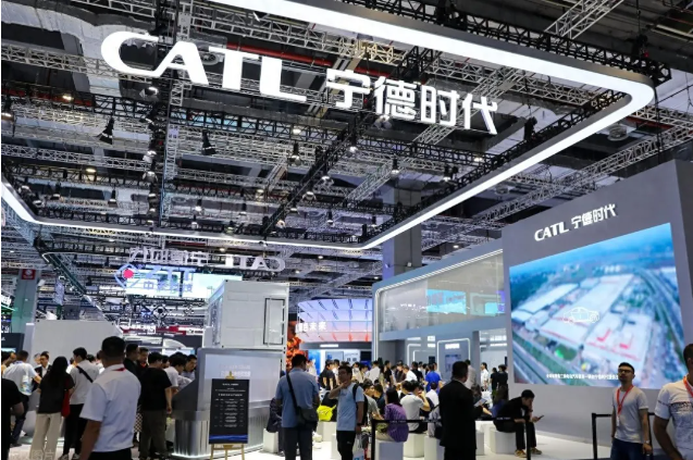 500Wh/kg炸场！中国芯终结油车倒计时，日韩巨头连夜改方案