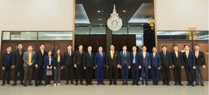 蜂巢能源与泰国东北部皇家科技大学签署合作备忘录